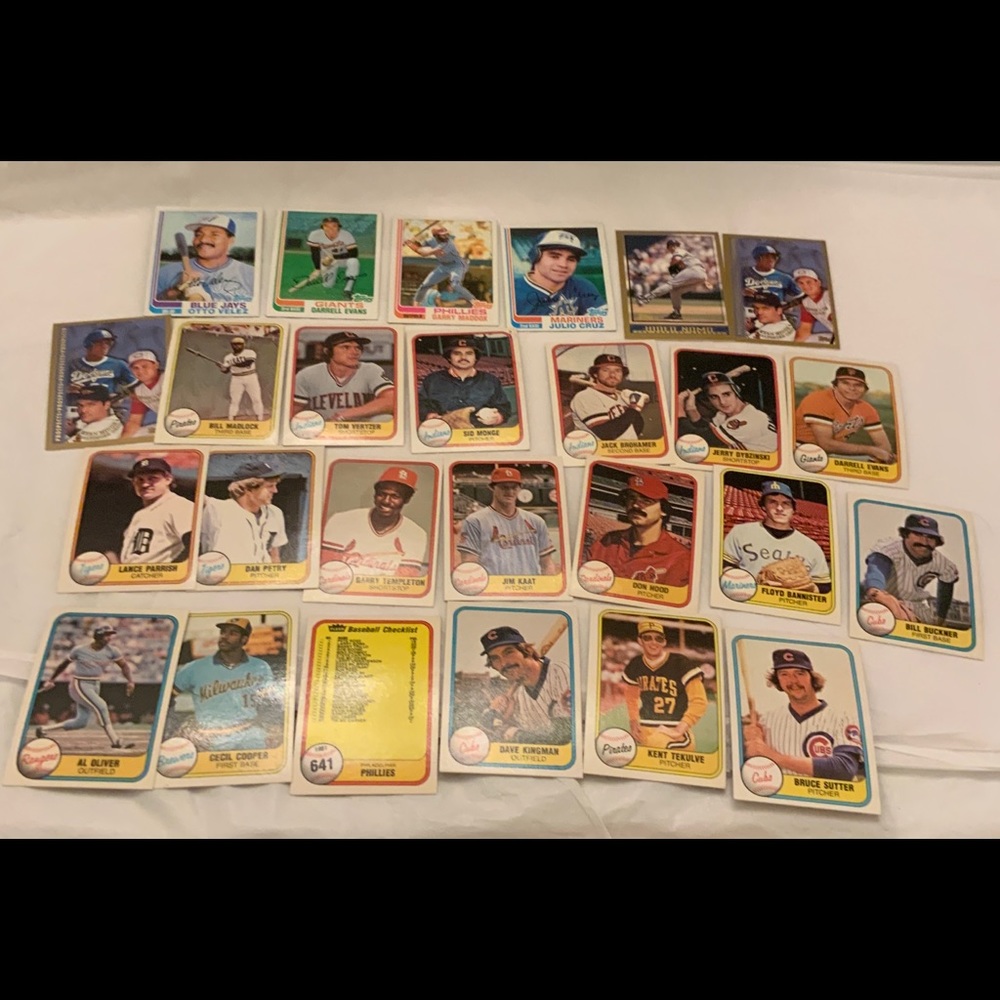 Bundle of Baseball Cards Lot 204